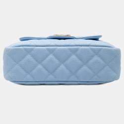 مملوكة مسبقًا حقيبة شانيل هوبو سي سي متموجة كافيار مبطنة زرقاء صغيرة