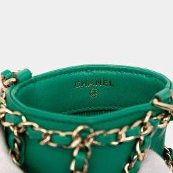 مملوكة مسبقًا Chanel Green Chanel Lambskin Tech Me Out Clutch With Chain