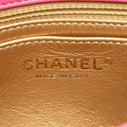 مملوكة مسبقًا حقيبة شانيل مربعة صغيرة وردية كلاسيكية جلد لامبسكين بيرل كروش باب فردي