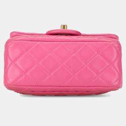مملوكة مسبقًا حقيبة شانيل مربعة صغيرة وردية كلاسيكية جلد لامبسكين بيرل كروش باب فردي