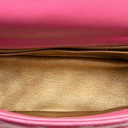 مملوكة مسبقًا حقيبة شانيل مربعة صغيرة وردية كلاسيكية جلد لامبسكين بيرل كروش باب فردي