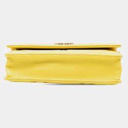 مملوكة مسبقًا Chanel Yellow Quilted Lambskin 19 Wallet on Chain