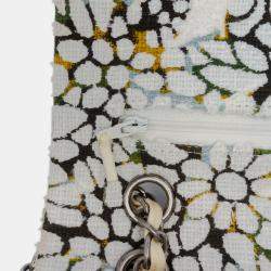 Pre Owned حقيبة شانيل كلاسيك ميديم قلاب مزدوج قماش مبطن أزهار أبيض تشيفرون