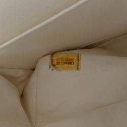 Pre Owned حقيبة شانيل كلاسيك ميديم قلاب مزدوج قماش مبطن أزهار أبيض تشيفرون