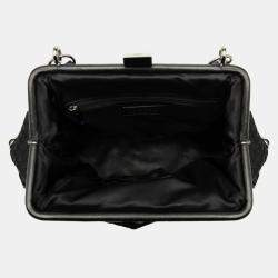 Pre Owned حقيبة إطار جانبي بحزام من شانيل CC أسود مخملي بفحص بارز