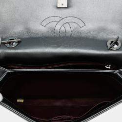 مملوكة مسبقًا حقيبة شانيل تريندي سي سي بقلاب جلد خروف معدني مبطن رمادية