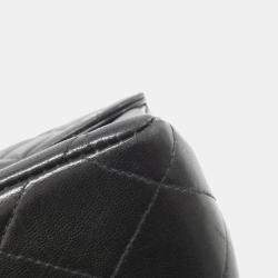 مملوكة مسبقًا Chanel Lambskin Shoulder Bag