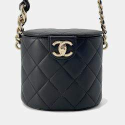 مملوكة مسبقًا Chanel Chain Shoulder Bag Coco Mark Matelasse Vanity Black