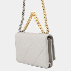 مملوكة مسبقًا Chanel Chain Wallet With Coco Mark And Matelasse Pattern 19 Lambskin