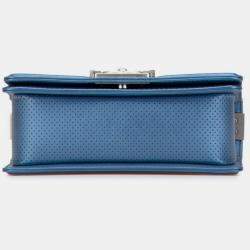 Pre Owned حقيبة كتف سلسلة علامة كوكو ماتيلّاسي بوي شانيل جلد مثقّب أزرق