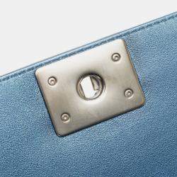 Pre Owned حقيبة كتف سلسلة علامة كوكو ماتيلّاسي بوي شانيل جلد مثقّب أزرق