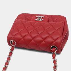 Pre Owned Chanel Red Lambskin Leather Lambskin Petit Sac Crossbody Bag
