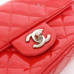 مملوكة مسبقًا Chanel Red Patent Leather Patent Classic New Mini Crossbody Bag