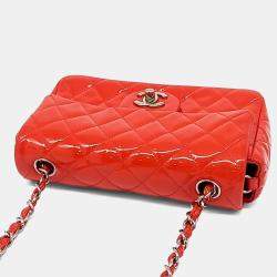 مملوكة مسبقًا Chanel Red Patent Leather Patent Classic New Mini Crossbody Bag