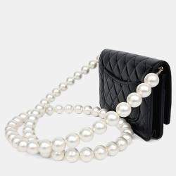 Pre Owned حقيبة شانيل WOC صغيرة متقاطعة جلد أسود و لؤلؤ مع لآلئ