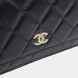 Pre Owned حقيبة شانيل WOC صغيرة متقاطعة جلد أسود و لؤلؤ مع لآلئ