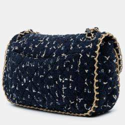 مملوكة مسبقًا حقيبة شانيل تويد أزرق مبطن سانت تروبيز بقلب