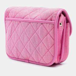 مملوكة مسبقًا حقيبة شانيـل مرسال دنيم مبطنة CC زهري صغيرة