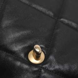 مملوكة مسبقًا حقيبة شانيل ماكسي 19 جلد أسود مبطن بقلاب