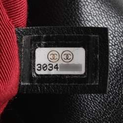 مملوكة مسبقًا حقيبة شانيل ماكسي 19 جلد أسود مبطن بقلاب