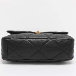 مملوكة مسبقًا حقيبة شانيل ماكسي 19 جلد أسود مبطن بقلاب