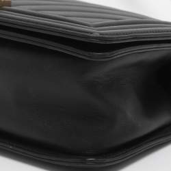 Pre Owned حقيبة شانيل بوي جلد أسود مبطن متوسطة بقلاب