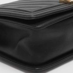 Pre Owned حقيبة شانيل بوي جلد أسود مبطن متوسطة بقلاب