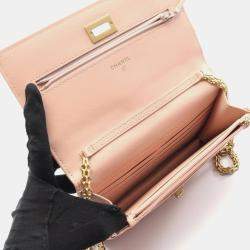 مملوكة مسبقًا محفظة بسلسلة شانيل كلاسيك جلد وردي