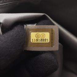 مملوكة مسبقًا حقيبة شانيل معدنية مثقوبة جلدية بقلابة 2.55 للكتف