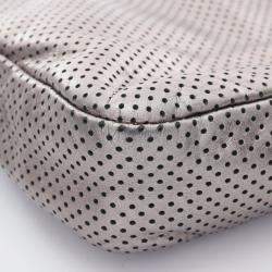 مملوكة مسبقًا حقيبة شانيل معدنية مثقوبة جلدية بقلابة 2.55 للكتف