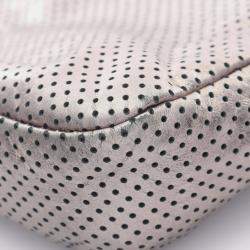 مملوكة مسبقًا حقيبة شانيل معدنية مثقوبة جلدية بقلابة 2.55 للكتف