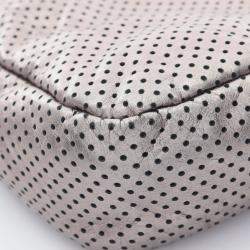 مملوكة مسبقًا حقيبة شانيل معدنية مثقوبة جلدية بقلابة 2.55 للكتف