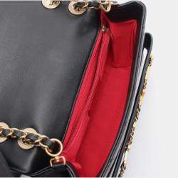 مملوكة مسبقًا Chanel Enchained Black Leather Flap Bag