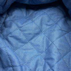 مملوكة مسبقًا حقيبة كتف شانيل 22 جينز أزرق حجم صغير