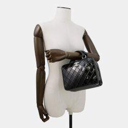 Pre Owned حقيبة شانيل فانيتي جلد لامع أسود