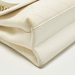 مملوكة مسبقًا حقيبة شانيل كوكو لوكس صغيرة جلد مبطن أب يض عاجي بغطاء