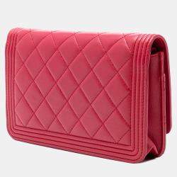 Pre Owned محفظة بسلسلة شانيل بوي جلد خروف مبطن أحمر