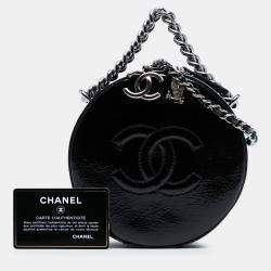 مملوكة مسبقًا Chanel Black Patent Leather Round As Earth Crossbody