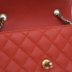 مملوكة مسبقًا Chanel Red Mini Quilted Lambskin Two Tone Day Flap