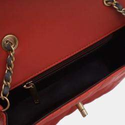 مملوكة مسبقًا Chanel Red Mini Quilted Lambskin Two Tone Day Flap