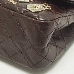 مملوكة مسبقًا Chanel Lucky Charm Reissue 2.55 Classic 225 Dark Burgundy Aged Quilted Leather Flap Bag