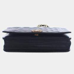 مملوكة مسبقًا محفظة بسلسلة شانيل بوي كافيار مبطن أسود