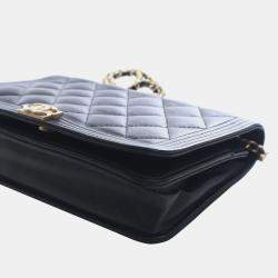 مملوكة مسبقًا محفظة بسلسلة شانيل بوي كافيار مبطن أسود