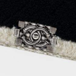 مملوكة مسبقًا حقيبة شانيل بوي ذو القلاب جلد شيرلينغ ثنائية اللون سوداء قديمة متوسطة