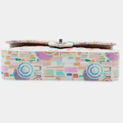 مملوكة مسبقًا مظلة شانيل جلد أبيض متوسط مطبوع مبطن ذو قلاب مزدوج