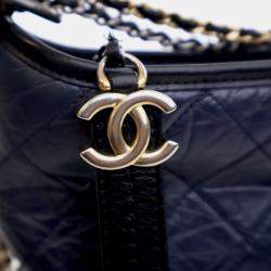 Pre Owned حقيبة كروس شانيال غابرييل بقشرة ذهن سوداء / زرقاء صغيرتان 