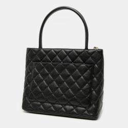 Pre Owned حقيبة توت شانيل ميداليون سوداء كافيار