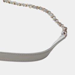 Pre Owned حقيبة من شانيل بيد علوية وغطاء شعار سي سي جلد الحمل صغيرة