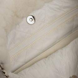 مملوكة مسبقًا Chanel White CC Shearling Coco Neige Backpack