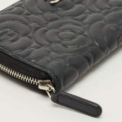 Pre Owned Chanel CC Black Camelia Embossed Leather Zip Around Wallet